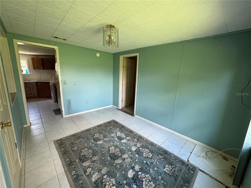 For Sale: $224,900 (3 beds, 2 baths, 1728 Square Feet)