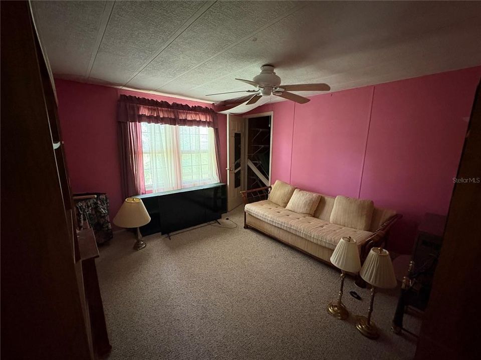 For Sale: $224,900 (3 beds, 2 baths, 1728 Square Feet)