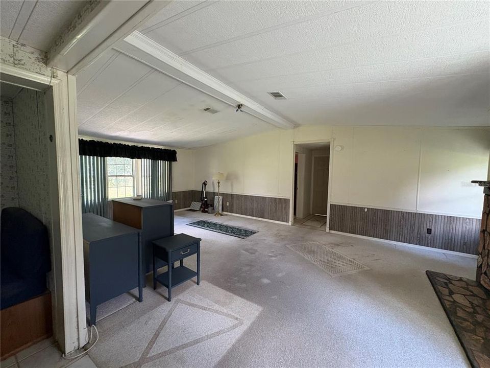 For Sale: $224,900 (3 beds, 2 baths, 1728 Square Feet)