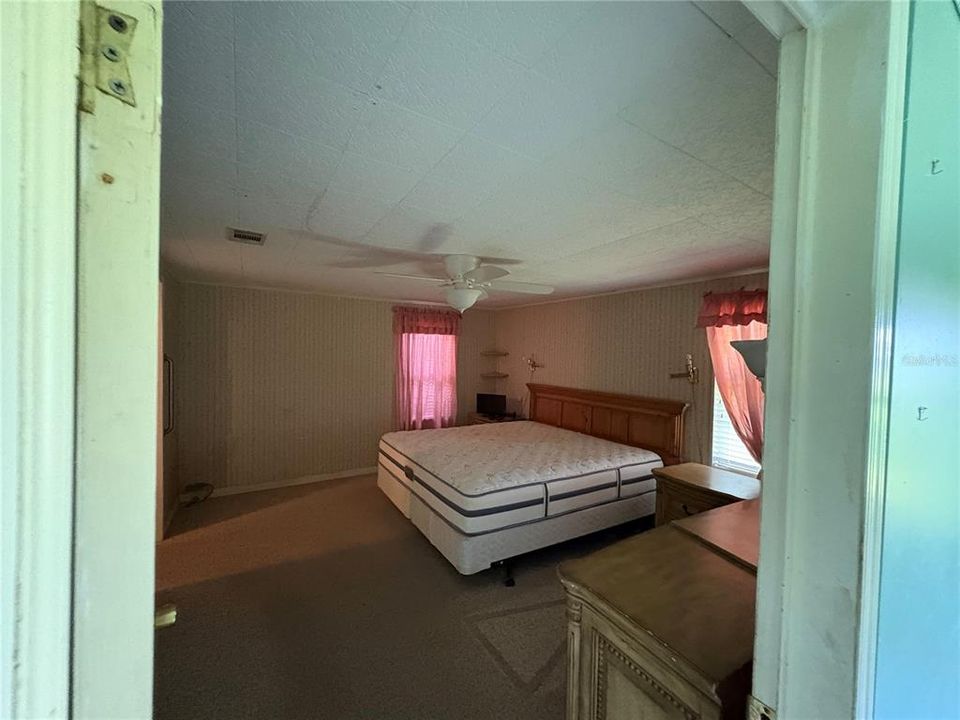 For Sale: $224,900 (3 beds, 2 baths, 1728 Square Feet)