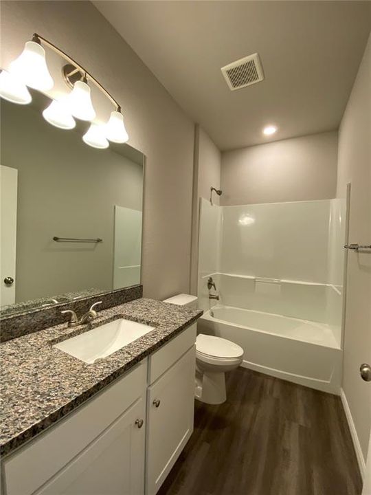 Под контрактом: $1,695 (3 спален, 2 ванн, 1601 Квадратных фут)