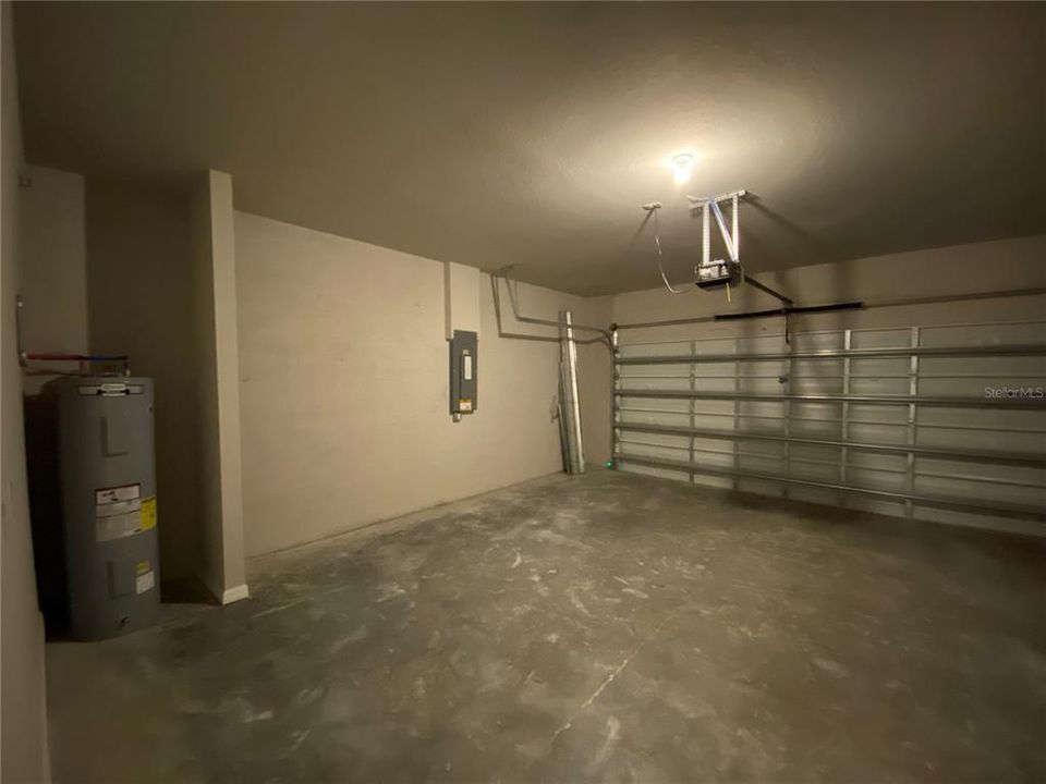 Под контрактом: $1,695 (3 спален, 2 ванн, 1601 Квадратных фут)