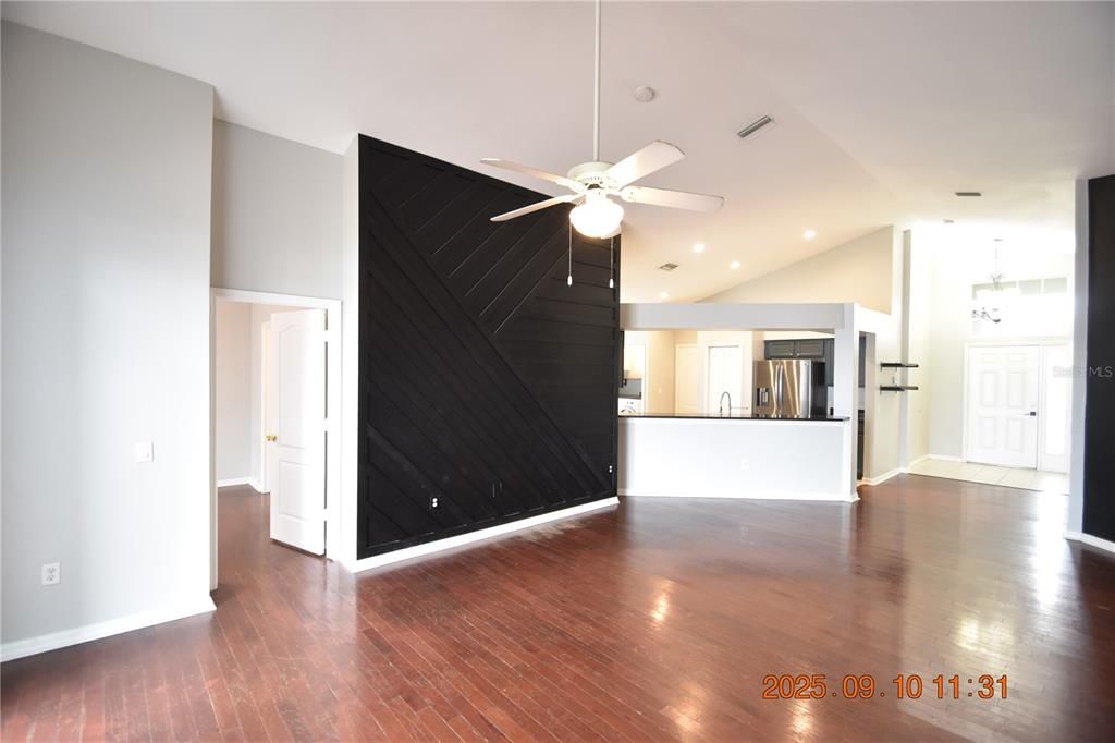 For Rent: $2,295 (4 beds, 3 baths, 1816 Square Feet)