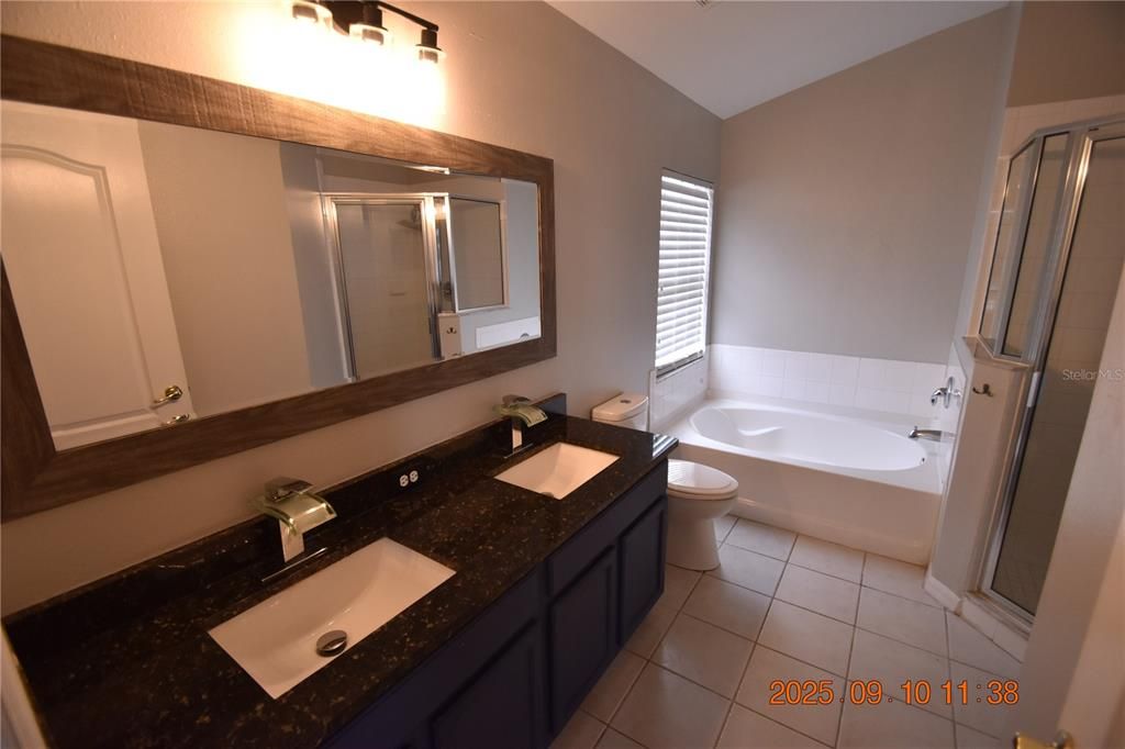 For Rent: $2,295 (4 beds, 3 baths, 1816 Square Feet)