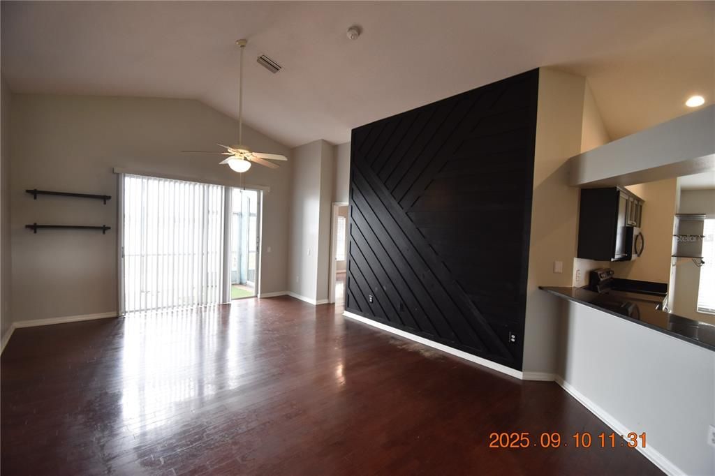 For Rent: $2,295 (4 beds, 3 baths, 1816 Square Feet)