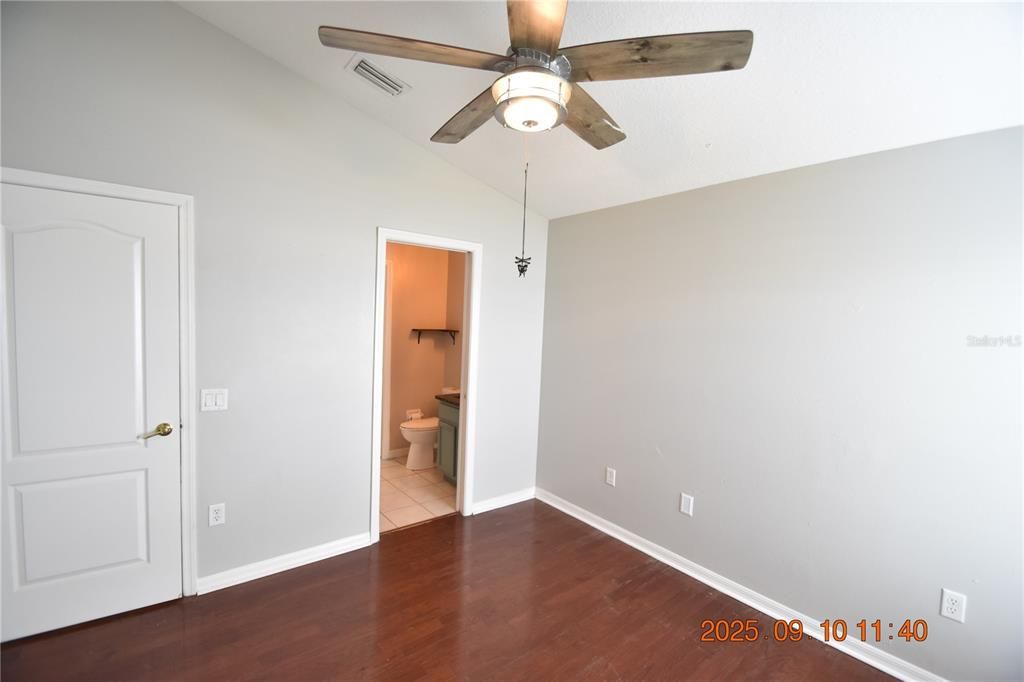 For Rent: $2,295 (4 beds, 3 baths, 1816 Square Feet)
