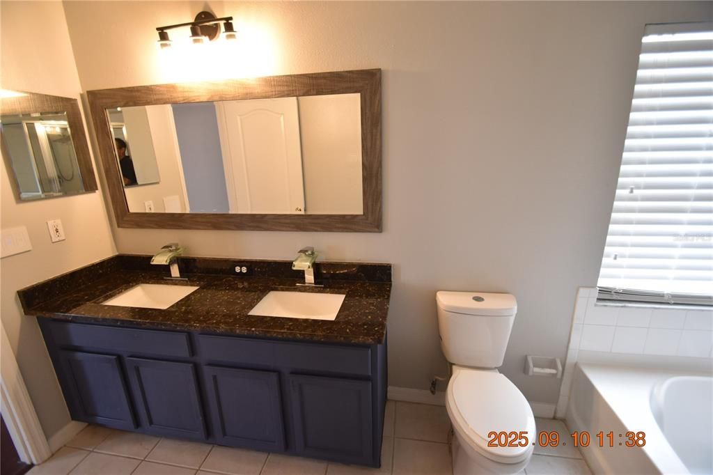 For Rent: $2,295 (4 beds, 3 baths, 1816 Square Feet)