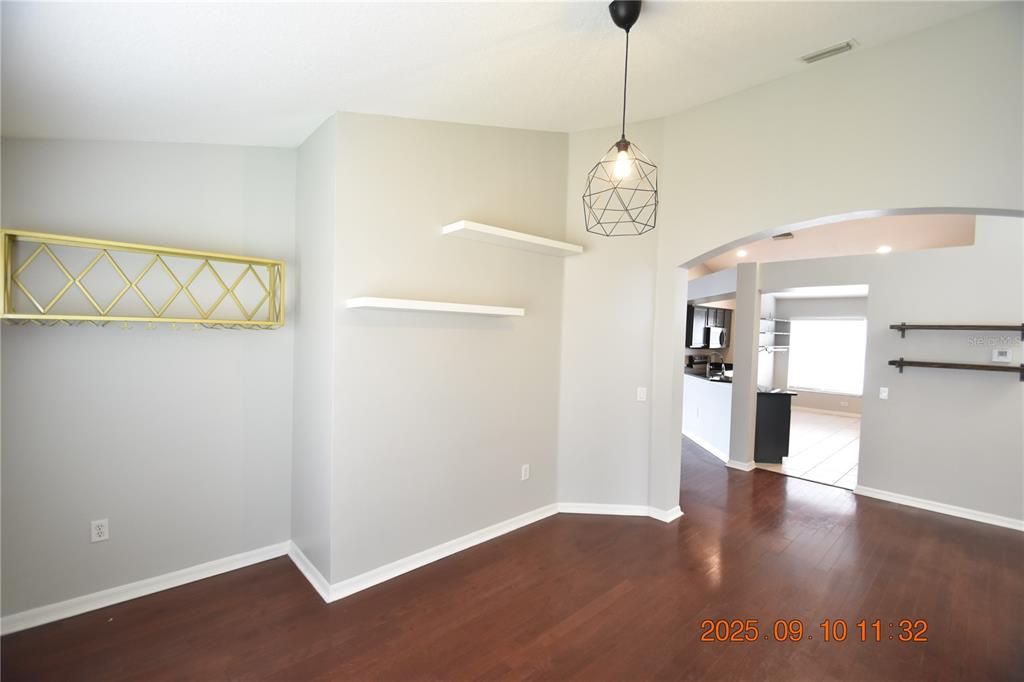 For Rent: $2,295 (4 beds, 3 baths, 1816 Square Feet)