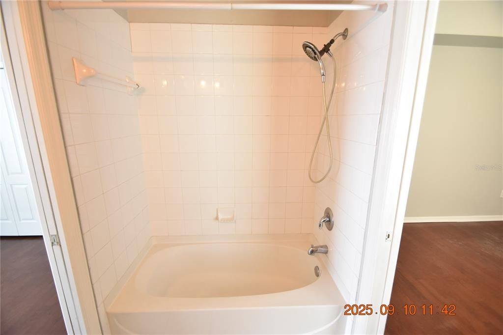 For Rent: $2,295 (4 beds, 3 baths, 1816 Square Feet)