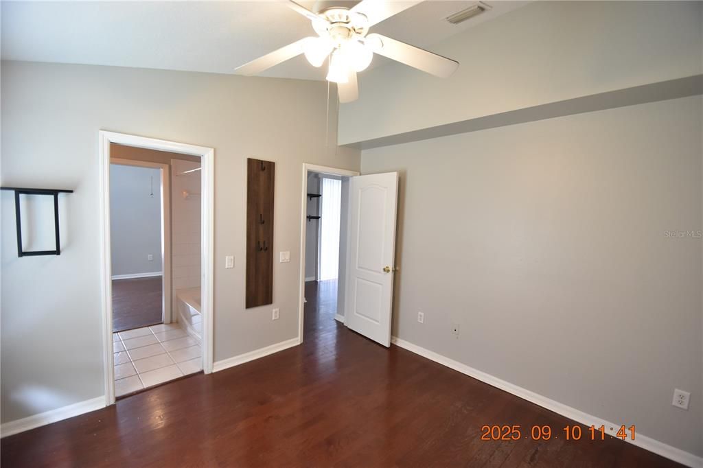 For Rent: $2,295 (4 beds, 3 baths, 1816 Square Feet)