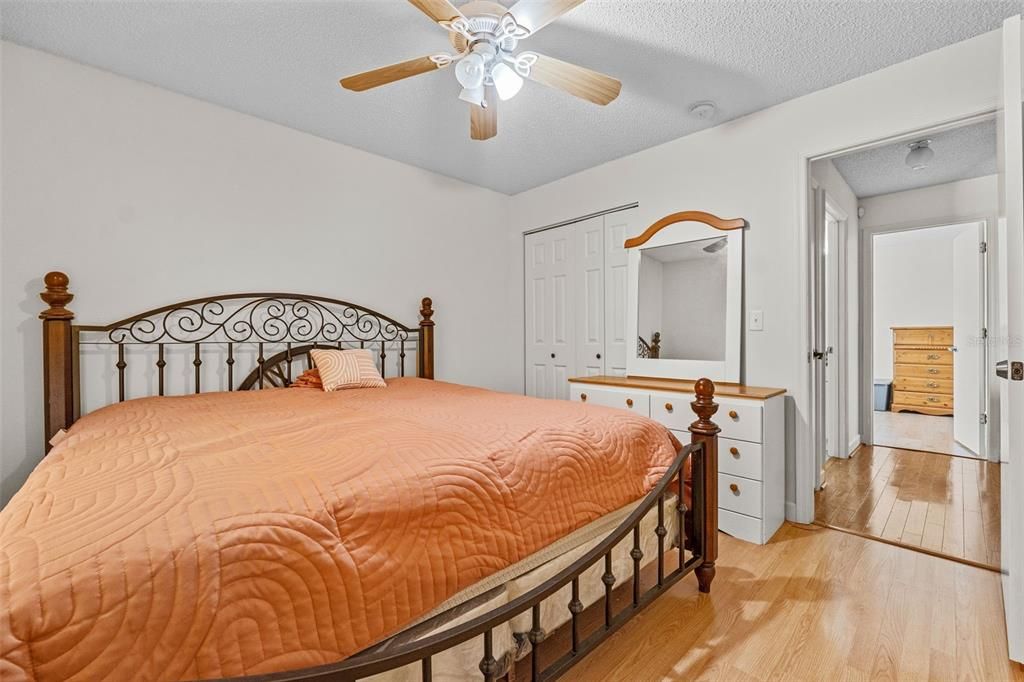 For Sale: $335,000 (5 beds, 2 baths, 1856 Square Feet)