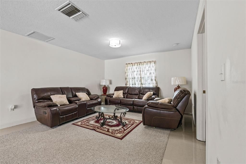 For Sale: $335,000 (5 beds, 2 baths, 1856 Square Feet)