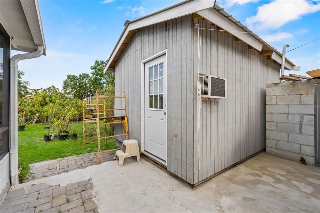 For Sale: $335,000 (5 beds, 2 baths, 1856 Square Feet)