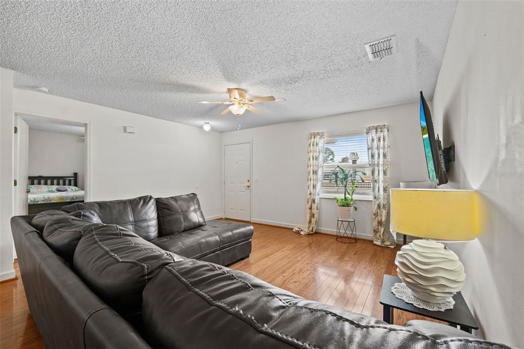 For Sale: $335,000 (5 beds, 2 baths, 1856 Square Feet)