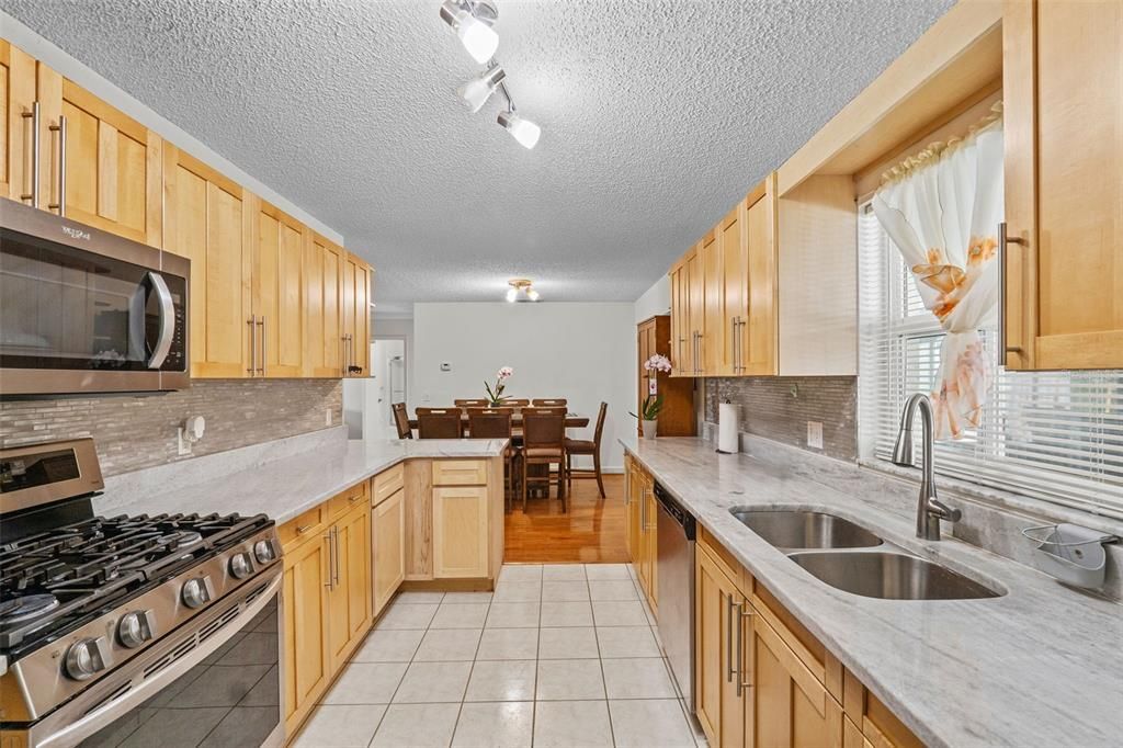 For Sale: $335,000 (5 beds, 2 baths, 1856 Square Feet)