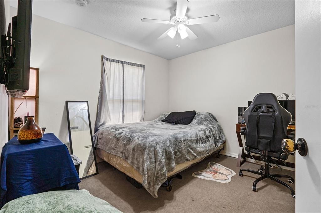 For Sale: $335,000 (5 beds, 2 baths, 1856 Square Feet)