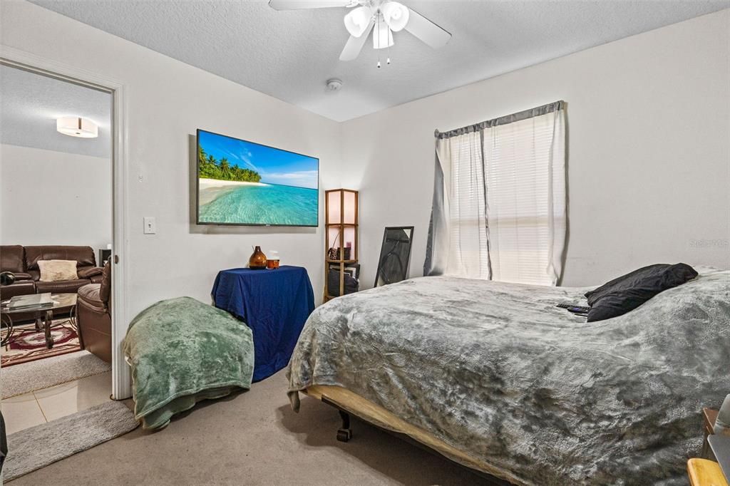 For Sale: $335,000 (5 beds, 2 baths, 1856 Square Feet)