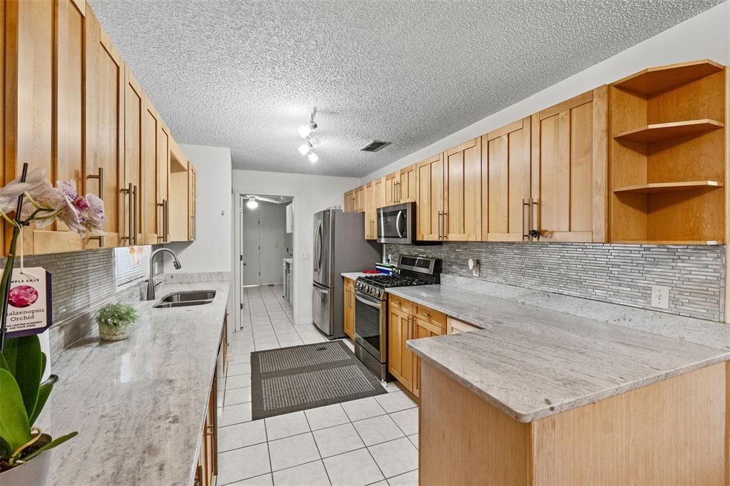 For Sale: $335,000 (5 beds, 2 baths, 1856 Square Feet)