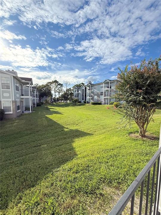 Active With Contract: $159,900 (1 beds, 1 baths, 583 Square Feet)