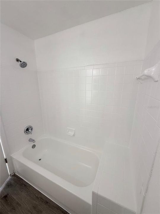 Active With Contract: $159,900 (1 beds, 1 baths, 583 Square Feet)