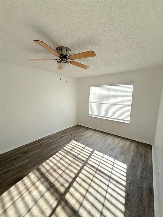 Active With Contract: $159,900 (1 beds, 1 baths, 583 Square Feet)