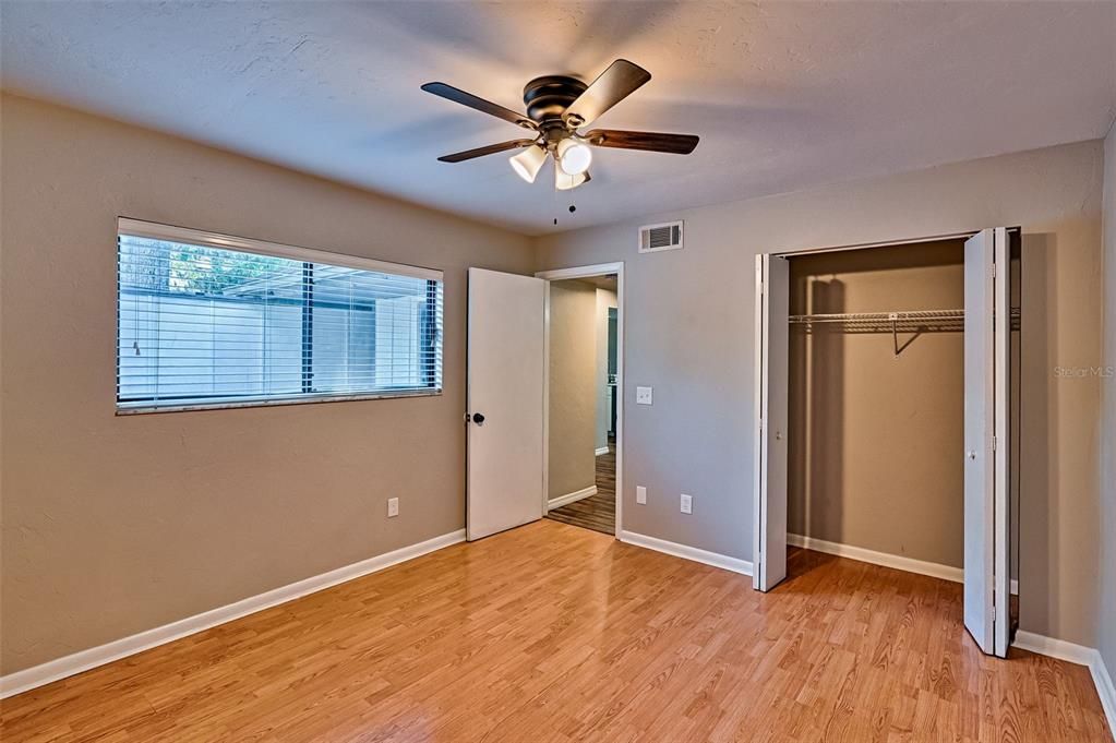 На продажу: $175,000 (3 спален, 2 ванн, 1290 Квадратных фут)