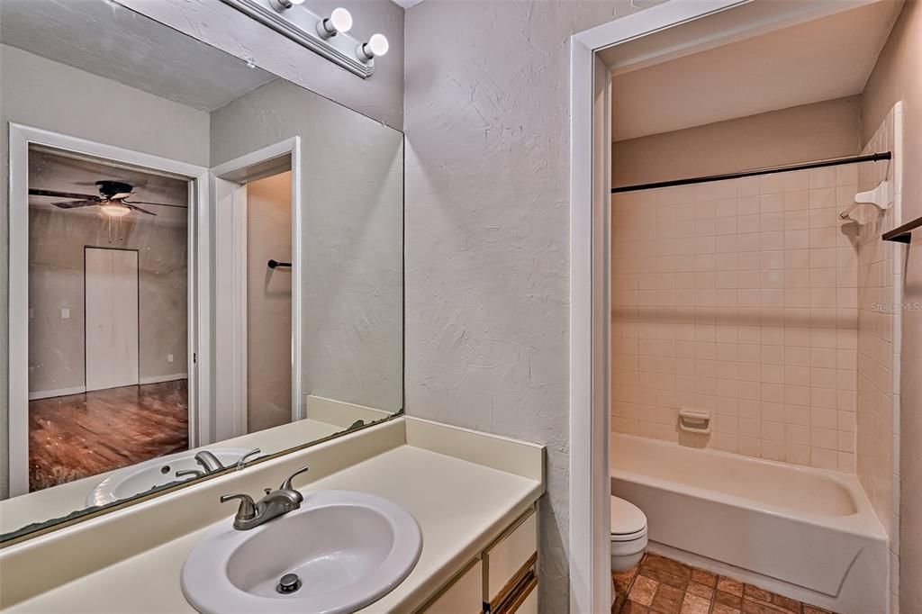 На продажу: $175,000 (3 спален, 2 ванн, 1290 Квадратных фут)