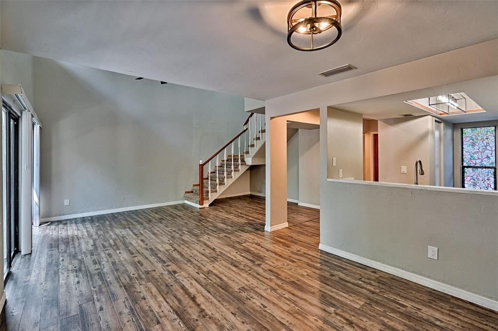 На продажу: $175,000 (3 спален, 2 ванн, 1290 Квадратных фут)