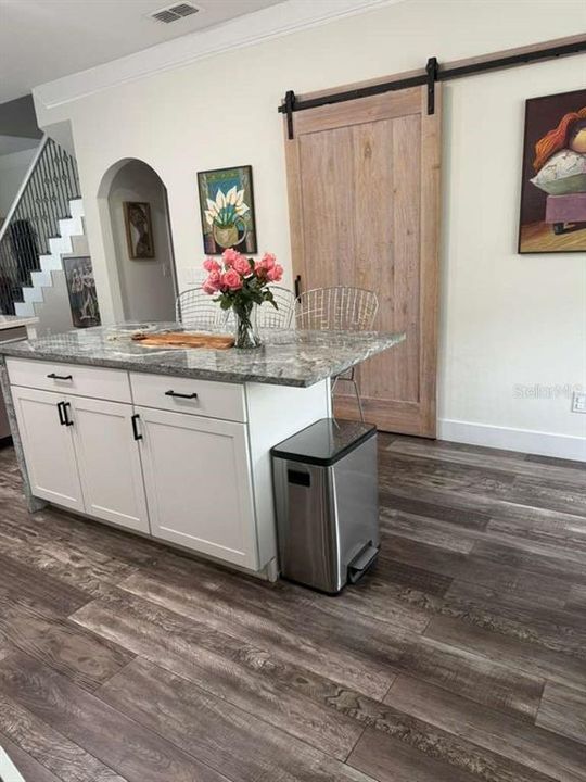 Active With Contract: $398,000 (3 beds, 2 baths, 1480 Square Feet)