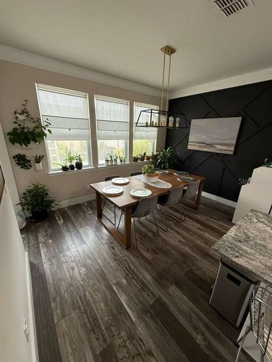 Active With Contract: $398,000 (3 beds, 2 baths, 1480 Square Feet)