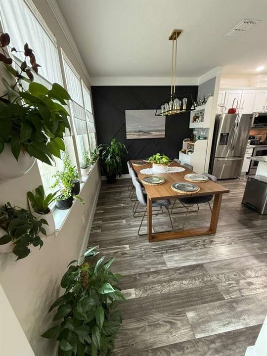 Active With Contract: $398,000 (3 beds, 2 baths, 1480 Square Feet)