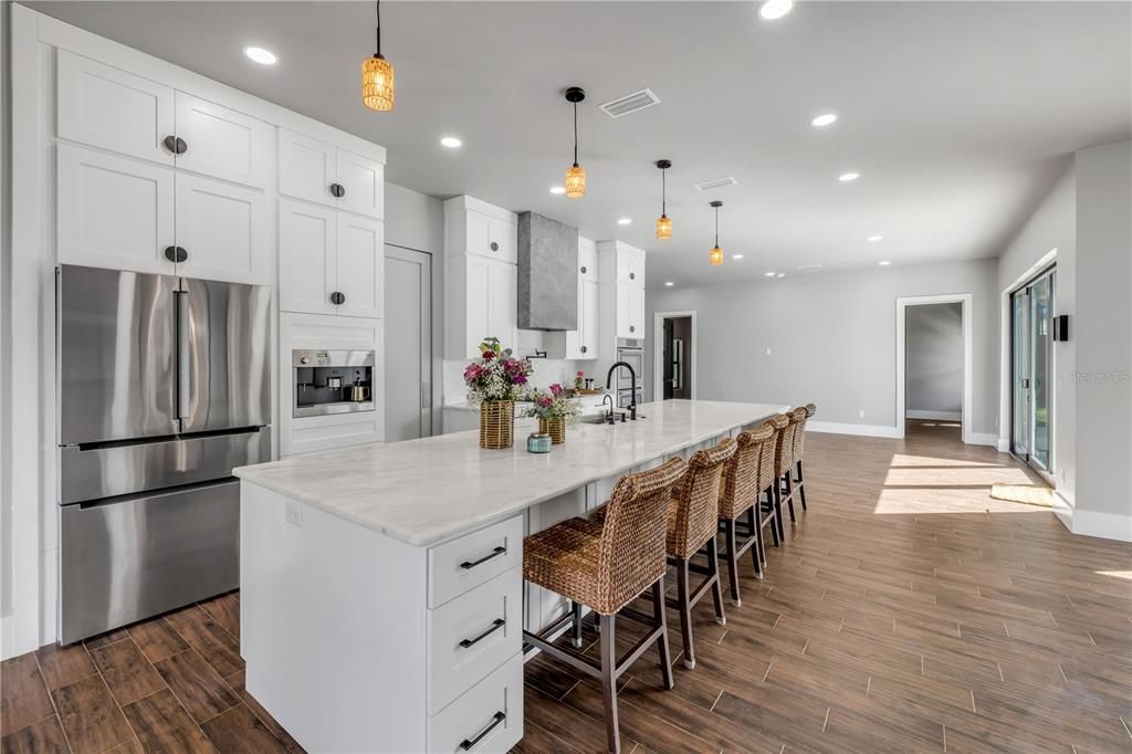 En Venta: $2,650,000 (6 camas, 4 baños, 3353 Pies cuadrados)