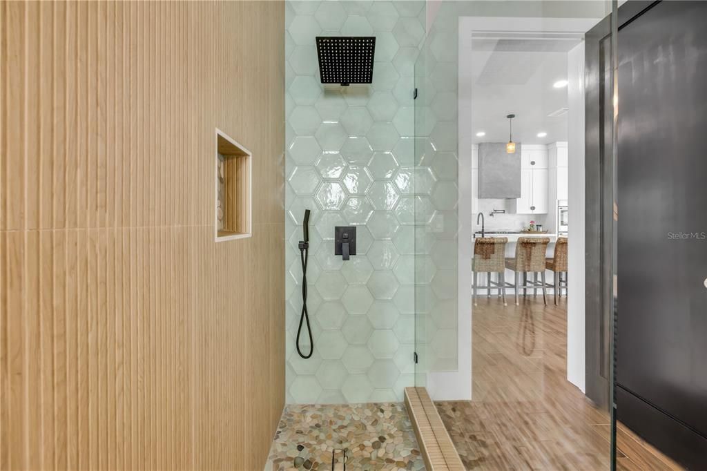 En Venta: $2,650,000 (6 camas, 4 baños, 3353 Pies cuadrados)