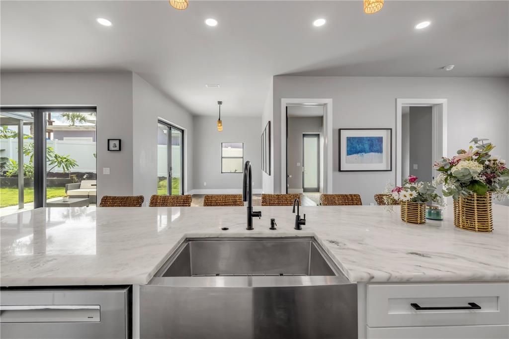 En Venta: $2,650,000 (6 camas, 4 baños, 3353 Pies cuadrados)