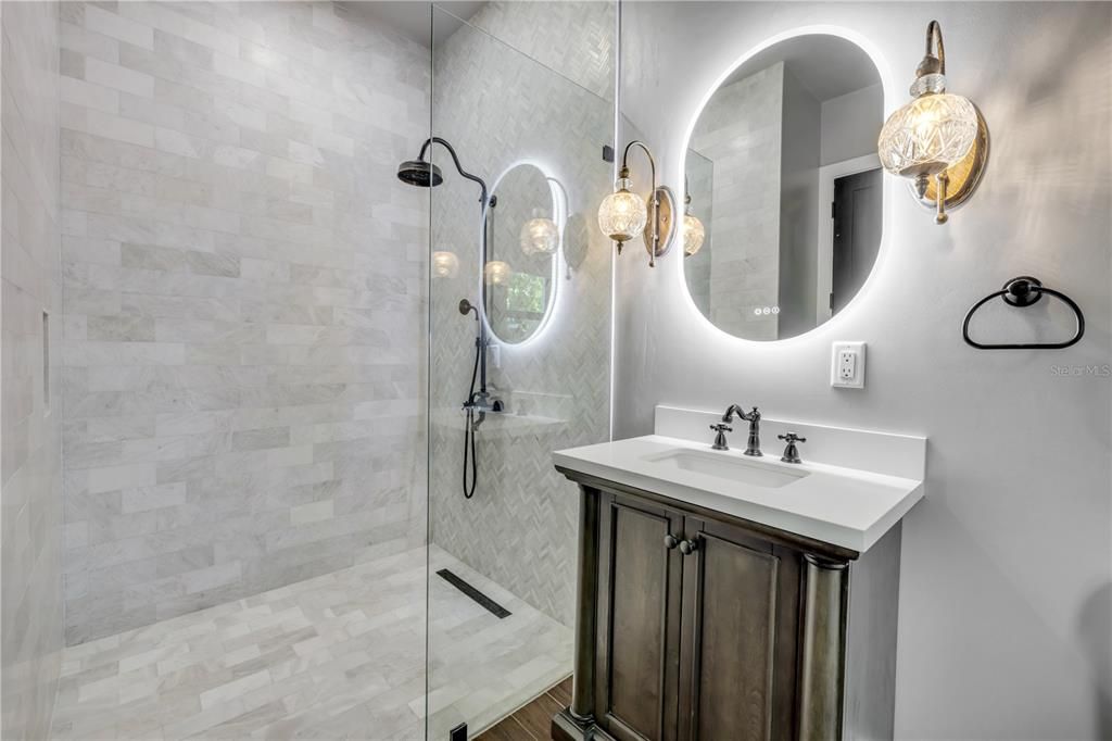 En Venta: $2,650,000 (6 camas, 4 baños, 3353 Pies cuadrados)