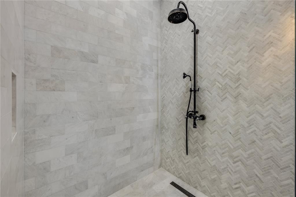 En Venta: $2,650,000 (6 camas, 4 baños, 3353 Pies cuadrados)