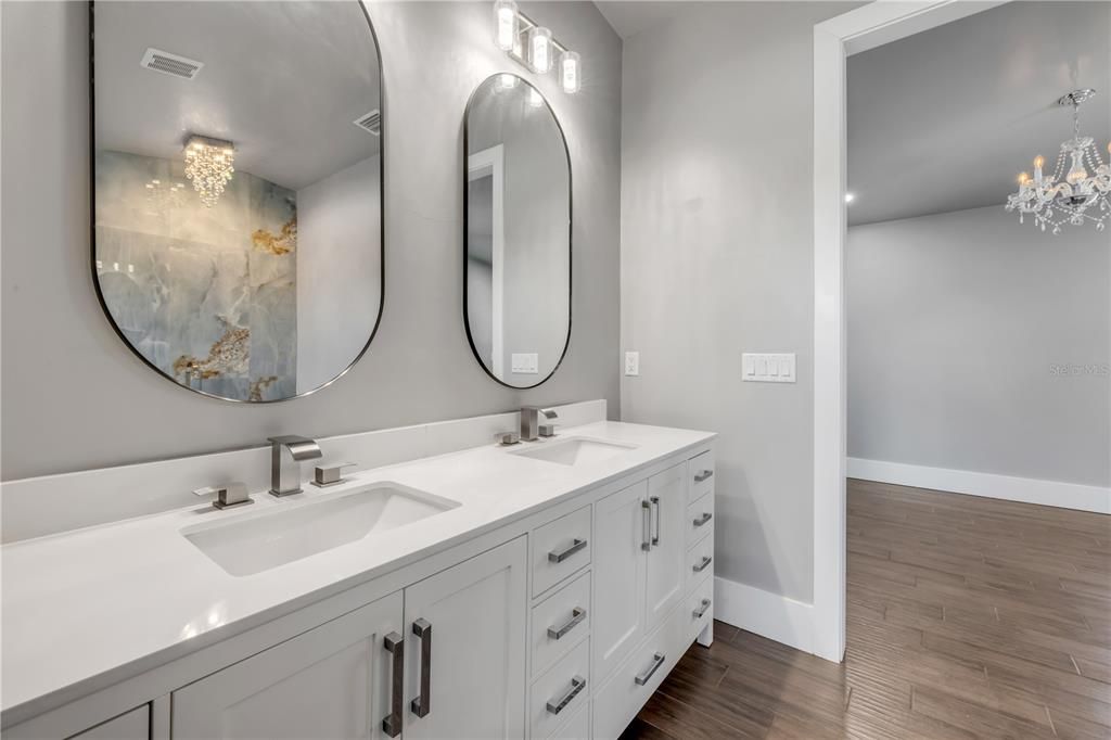 En Venta: $2,650,000 (6 camas, 4 baños, 3353 Pies cuadrados)