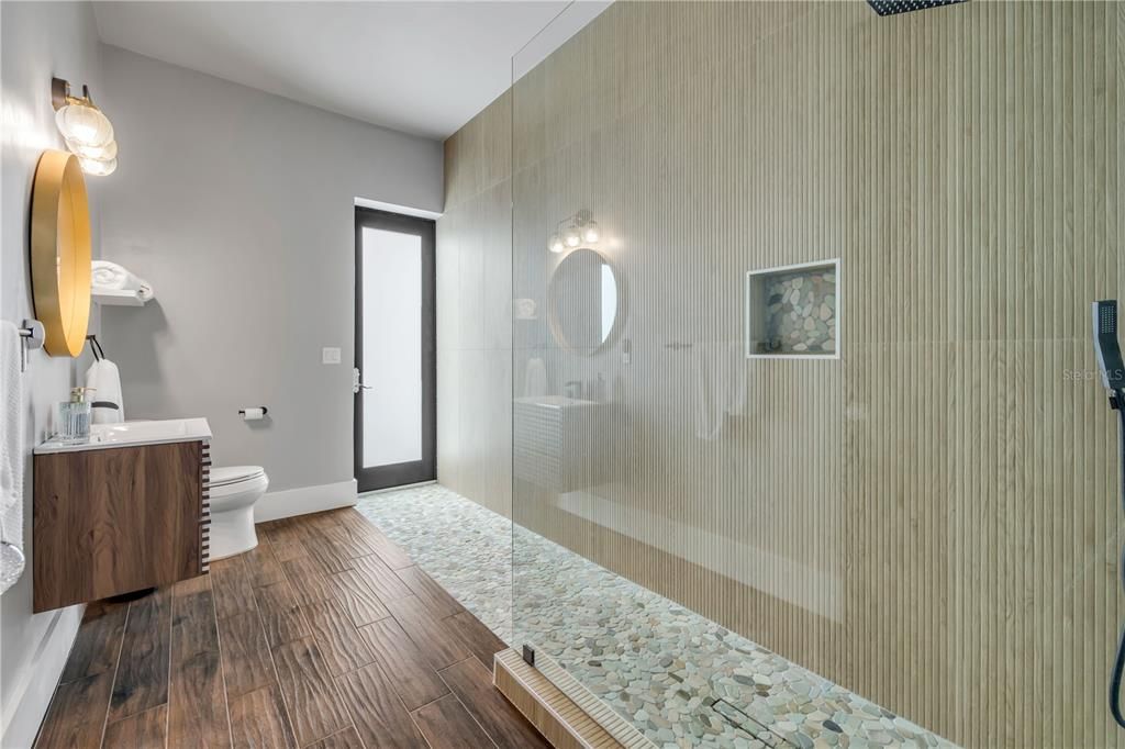 En Venta: $2,650,000 (6 camas, 4 baños, 3353 Pies cuadrados)