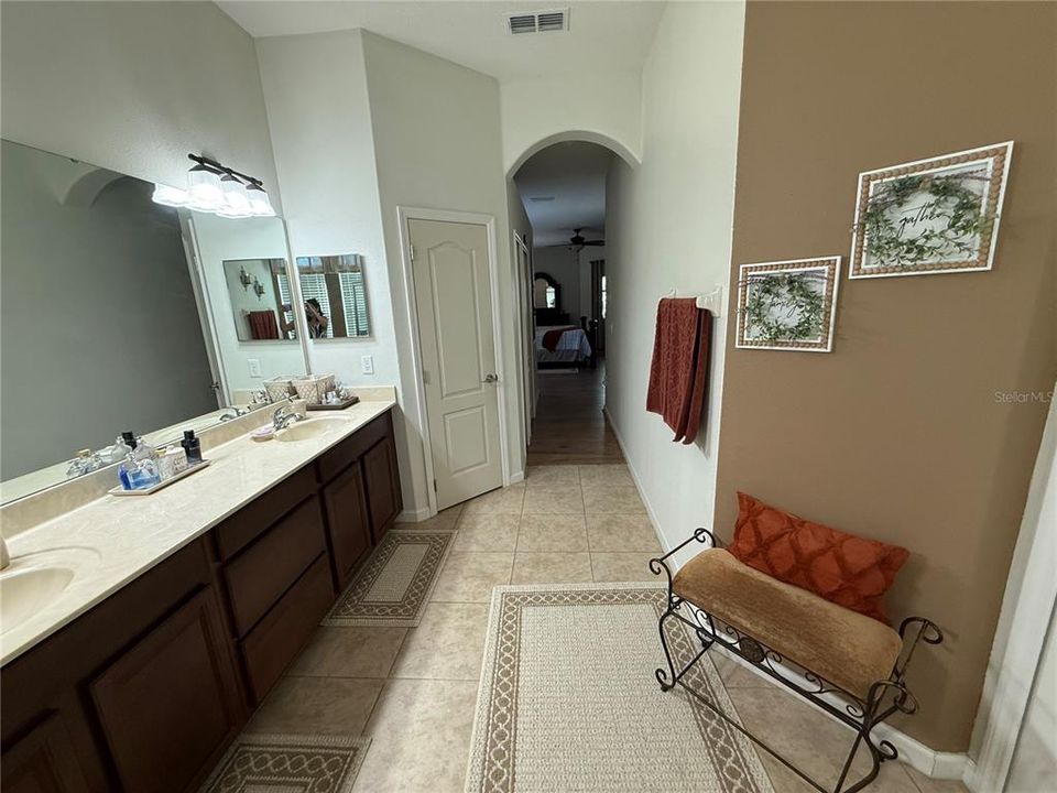 На продажу: $519,900 (4 спален, 3 ванн, 2841 Квадратных фут)