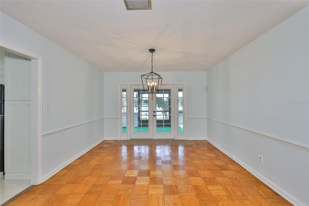 合同活跃: $500,000 (3 贝兹, 2 浴室, 1819 平方英尺)