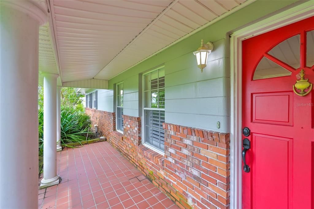 合同活跃: $500,000 (3 贝兹, 2 浴室, 1819 平方英尺)