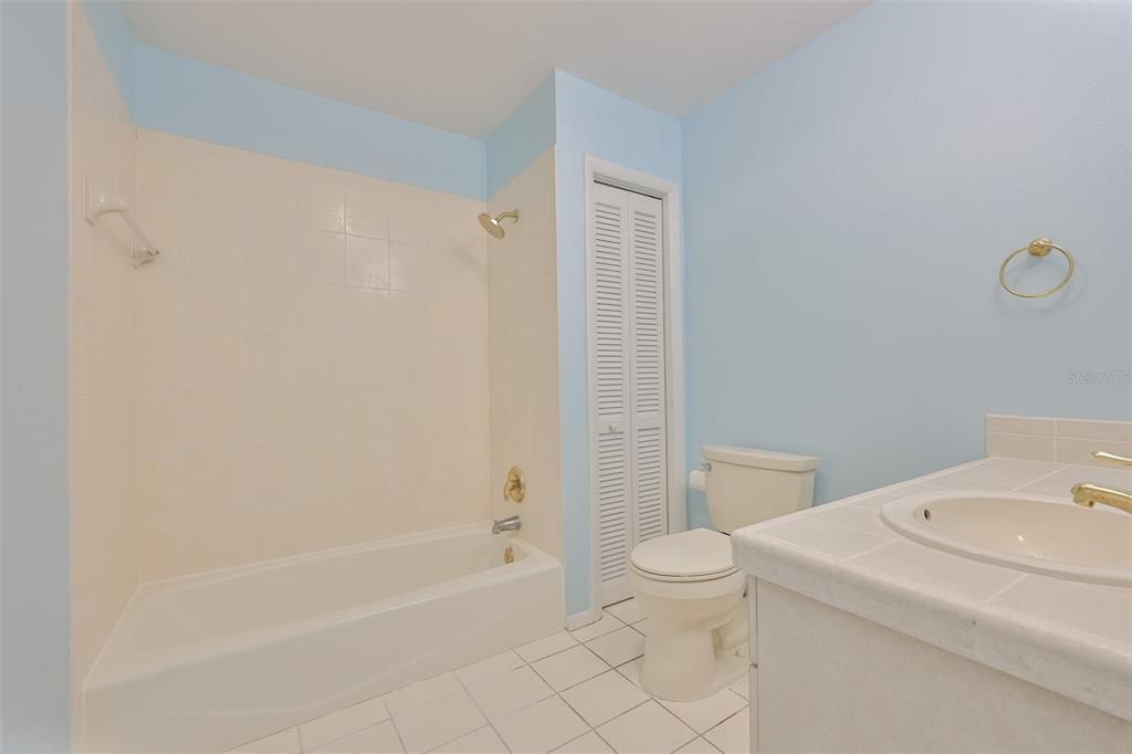 合同活跃: $500,000 (3 贝兹, 2 浴室, 1819 平方英尺)