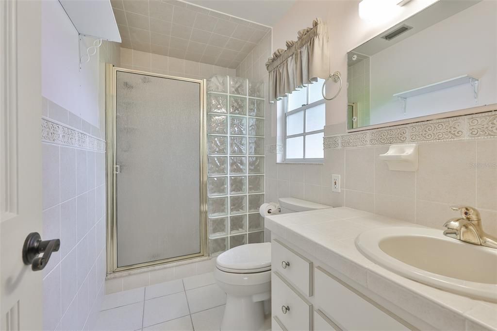 合同活跃: $500,000 (3 贝兹, 2 浴室, 1819 平方英尺)