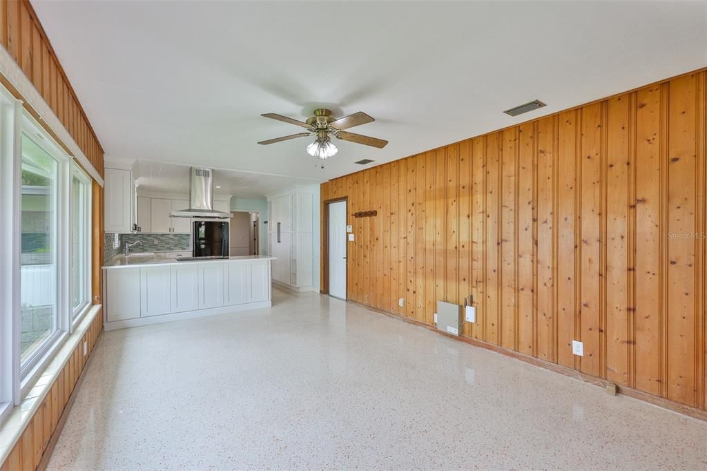 合同活跃: $500,000 (3 贝兹, 2 浴室, 1819 平方英尺)