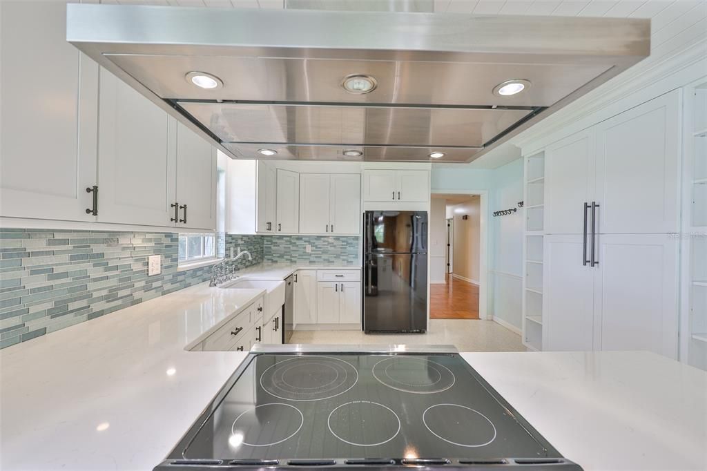 合同活跃: $500,000 (3 贝兹, 2 浴室, 1819 平方英尺)