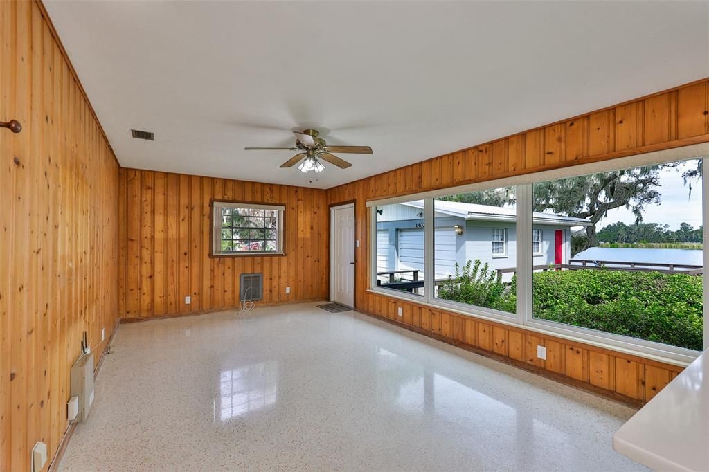 合同活跃: $500,000 (3 贝兹, 2 浴室, 1819 平方英尺)