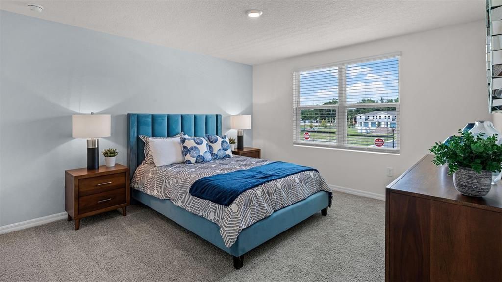 合同活跃: $356,990 (3 贝兹, 2 浴室, 1614 平方英尺)