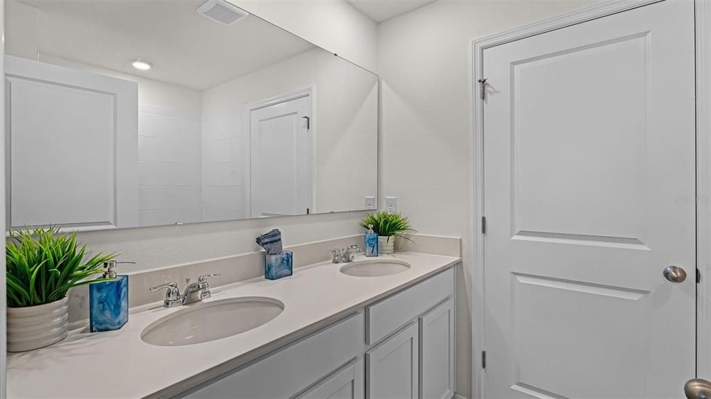 合同活跃: $356,990 (3 贝兹, 2 浴室, 1614 平方英尺)