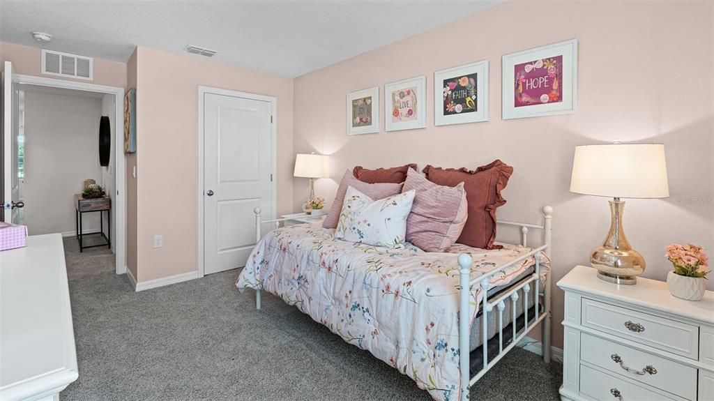 合同活跃: $356,990 (3 贝兹, 2 浴室, 1614 平方英尺)