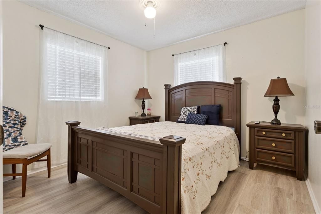 For Sale: $284,900 (3 beds, 1 baths, 972 Square Feet)